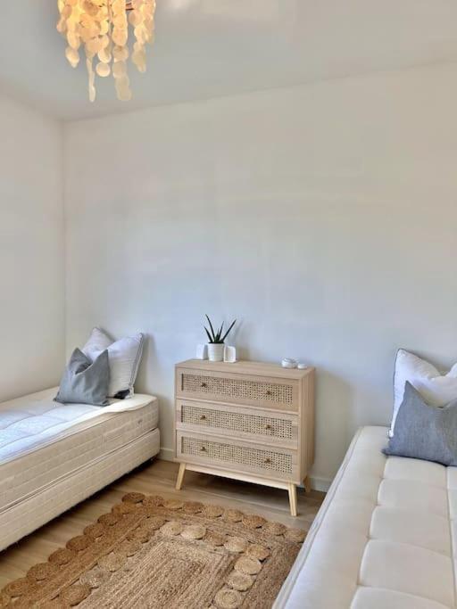 Tres Bel Appartement Vue Mer Сикс-Фор-ле-Плаж Екстериор снимка