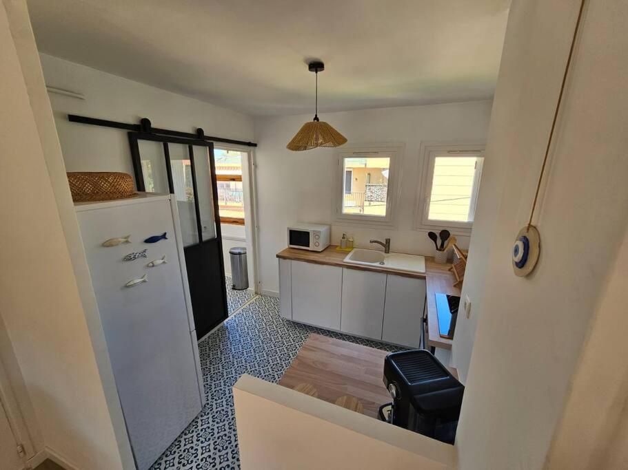 Tres Bel Appartement Vue Mer Сикс-Фор-ле-Плаж Екстериор снимка
